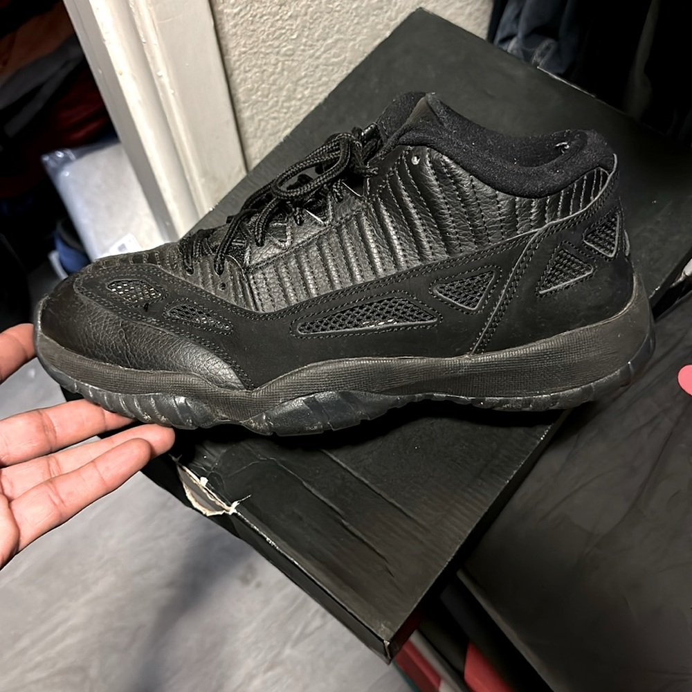 Jordan 11 low referee